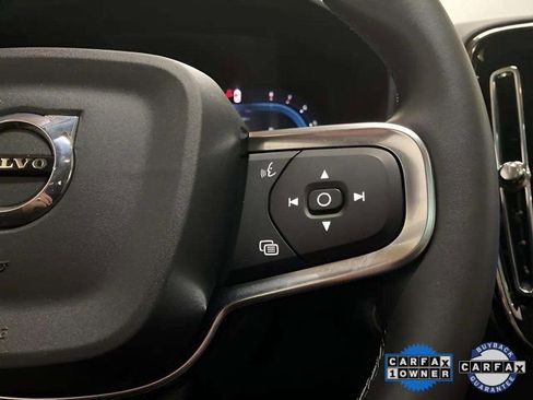 Used 2025 Volvo XC40 B5 Plus image 39