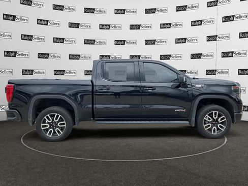 Used 2024 GMC Sierra 1500 AT4 w/ Technology Package AWD/4WD image 7
