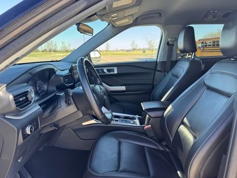 Certified 2023 Ford Explorer XLT w/ Equipment Group 202A AWD/4WD image 8