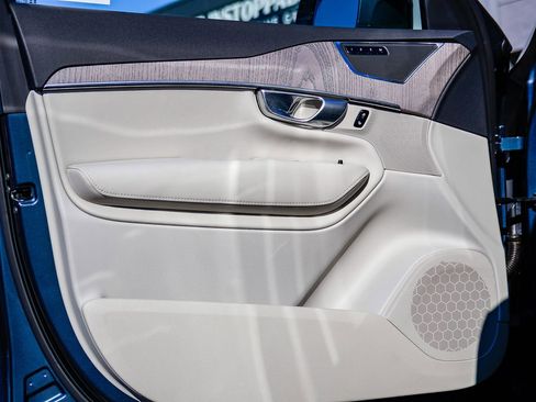 Used 2024 Volvo XC90 T8 Plus w/ Protection Package Premier image 23