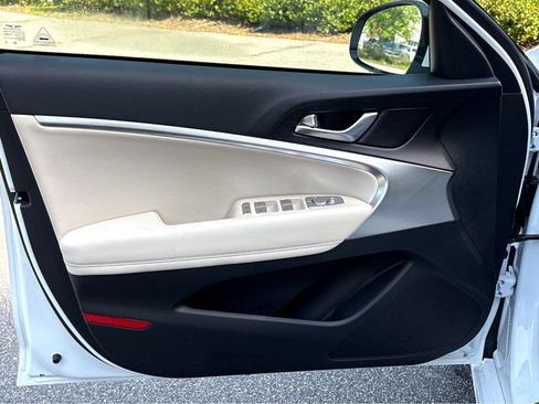New 2026 Genesis G70 2.5T RWD image 32
