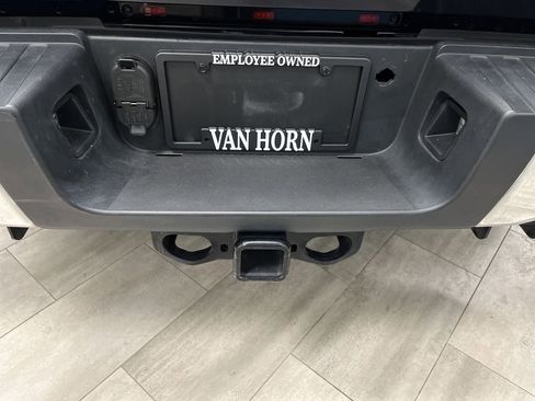 Used 2023 Ford F350 XLT image 33