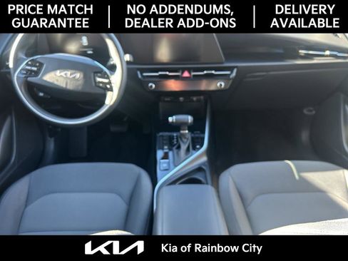 Used 2025 Kia Niro LX image 37