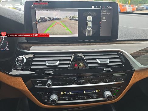 Used 2021 BMW 530i w/ Convenience Package RWD image 24
