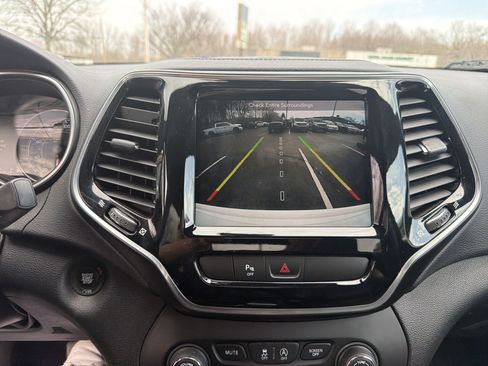 Used 2019 Jeep Cherokee High Altitude AWD/4WD image 32