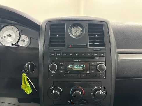Used 2008 Chrysler 300 LX RWD image 42