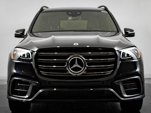 Certified 2025 Mercedes-Benz GLS 450 4MATIC image 2