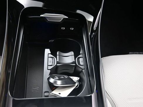 New 2025 Mercedes-Benz C 300 Sedan image 13