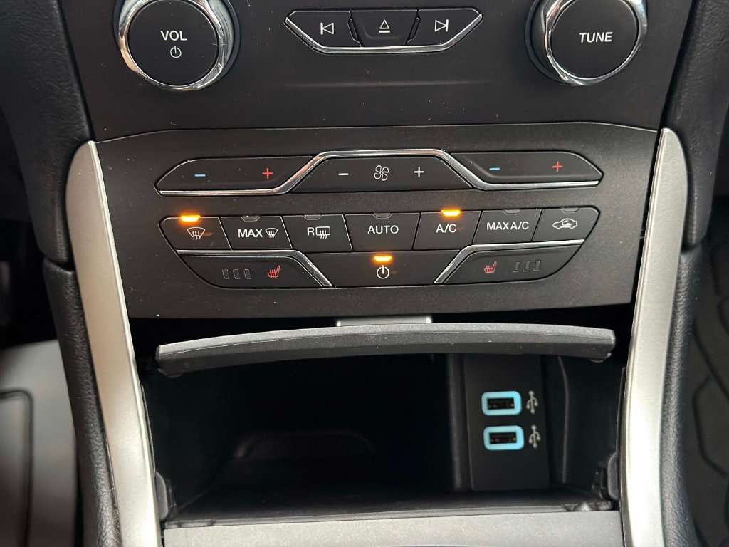 Used 2016 Ford Edge SEL w/ Equipment Group 201A AWD/4WD image 26