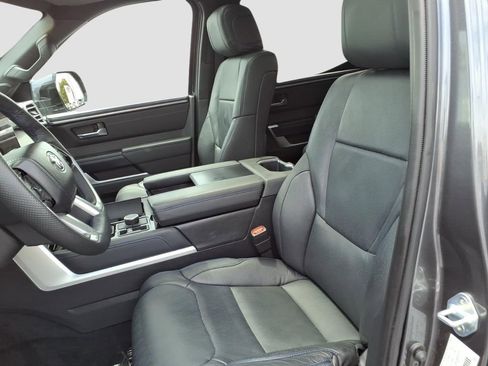 Used 2025 Toyota Tundra Platinum AWD/4WD image 22