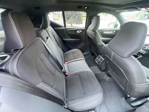 Used 2025 Volvo XC40 B5 Plus AWD/4WD image 14