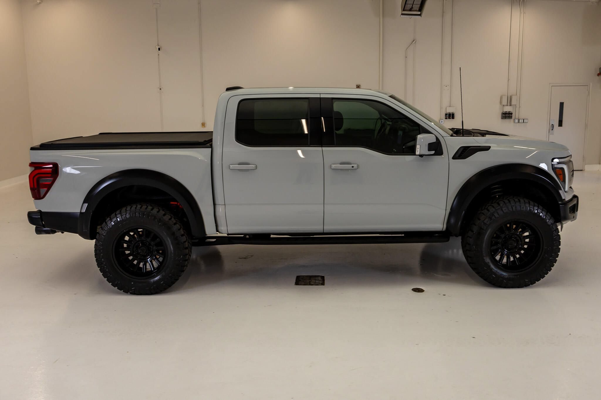 Used 2024 Ford F150 Raptor AWD/4WD image 11