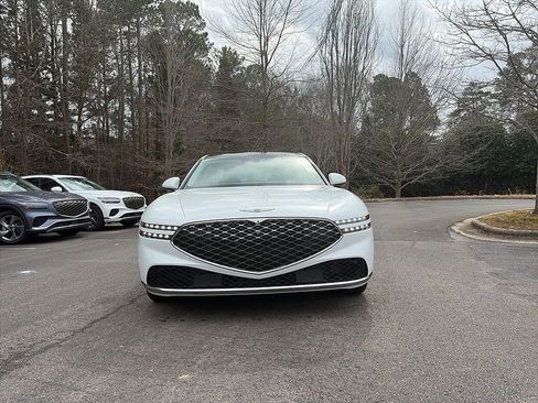 Used 2025 Genesis G90 3.5T image 2