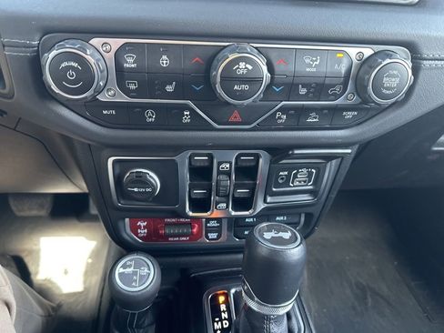 Certified 2025 Jeep Wrangler Unlimited Rubicon image 12