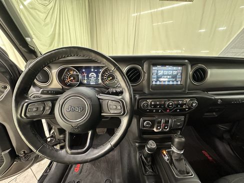 Used 2022 Jeep Wrangler Sport AWD/4WD image 25