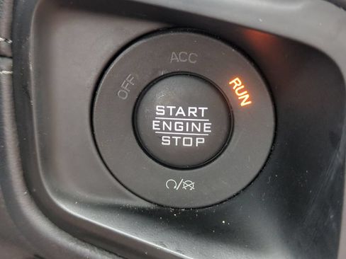 Used 2024 Jeep Wrangler Unlimited Sahara AWD/4WD image 30