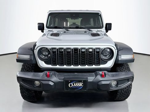 Used 2024 Jeep Wrangler Unlimited Rubicon AWD/4WD image 2