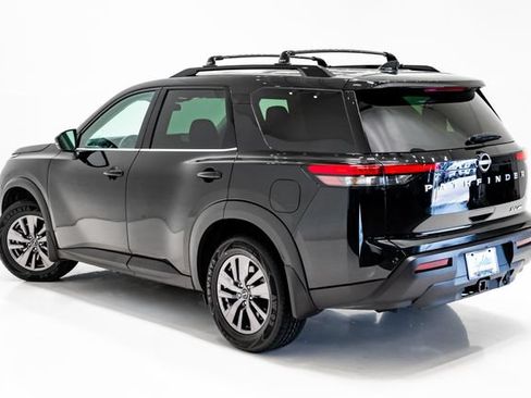 Used 2023 Nissan Pathfinder SV w/ SV Premium Package AWD/4WD image 33