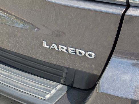 Used 2015 Jeep Grand Cherokee Laredo w/ Quick Order Package 23E AWD/4WD image 8
