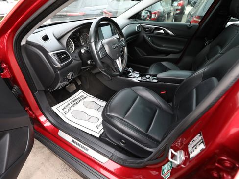 Used 2017 INFINITI QX30 Premium w/ Cargo Package image 20