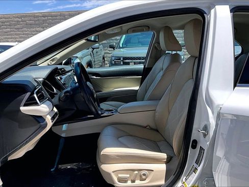 Used 2018 Toyota Camry XLE w/ Audio Package FWD image 14