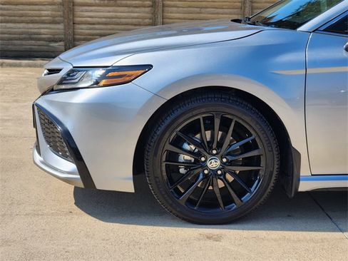 Used 2024 Toyota Camry XSE FWD image 15