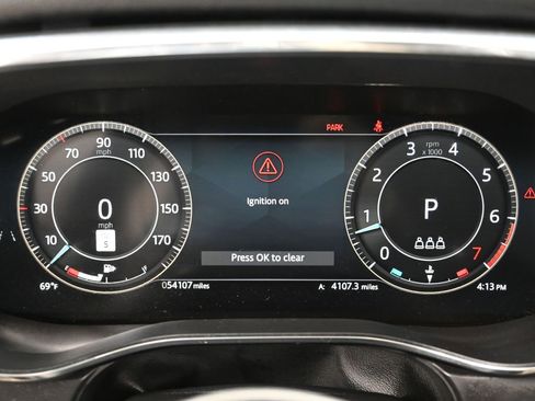 Used 2025 Jaguar F-PACE R-Dynamic S image 22