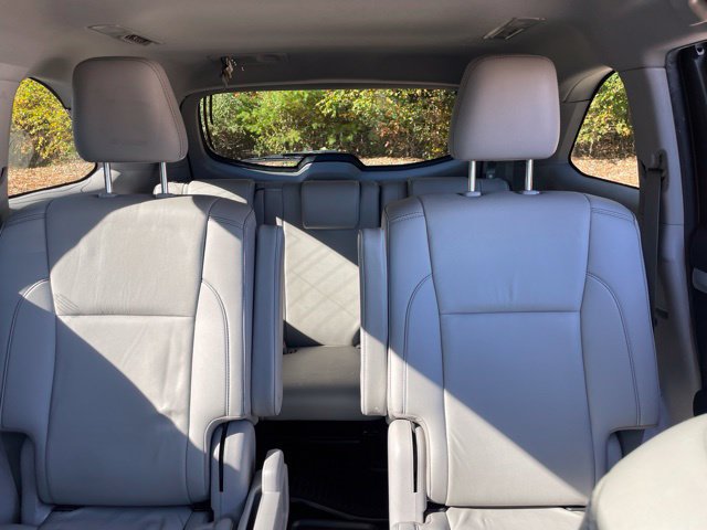 Used 2019 Toyota Highlander XLE AWD/4WD image 40