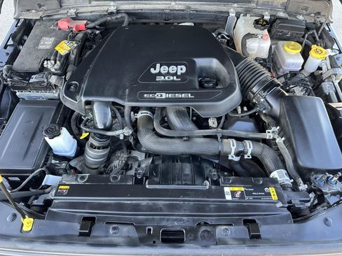 Used 2023 Jeep Wrangler Unlimited Rubicon w/ Cold Weather Group image 33