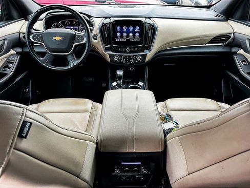 Used 2022 Chevrolet Traverse LT w/ LT Premium Package image 26