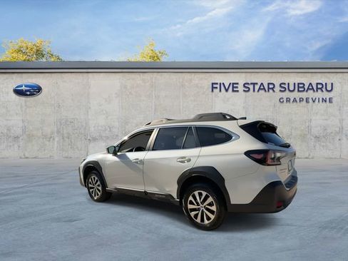 Used 2025 Subaru Outback Premium AWD/4WD image 6