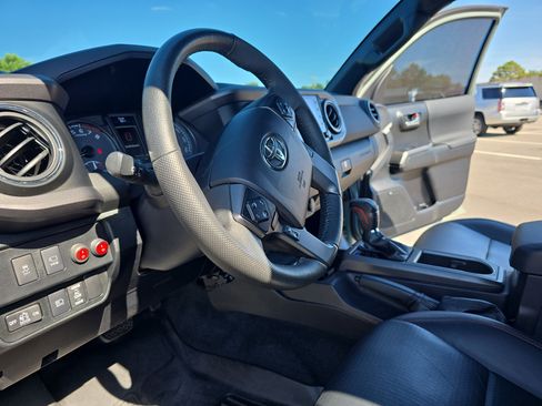 Used 2021 Toyota Tacoma TRD Pro AWD/4WD image 14
