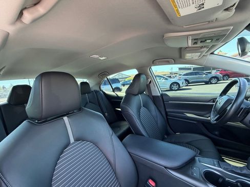 Used 2023 Toyota Camry SE w/ Cold Weather Package FWD image 28