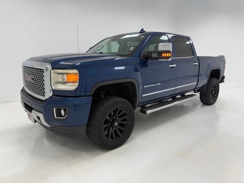 Used 2016 GMC Sierra 2500 Denali w/ Duramax Plus Package AWD/4WD image 5