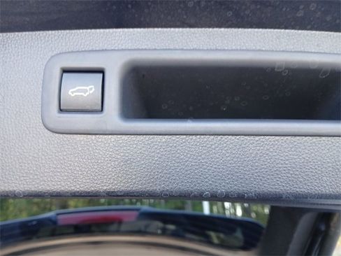 Certified 2023 Toyota Highlander XLE image 62