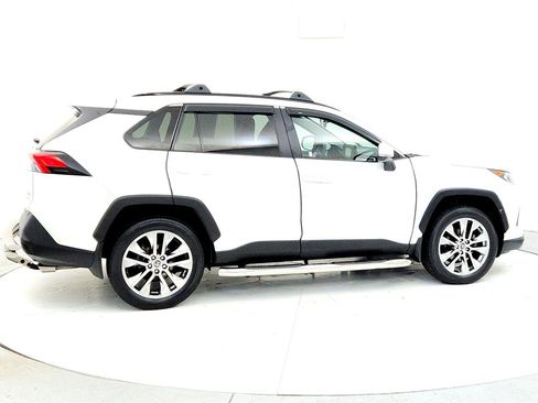 Certified 2021 Toyota RAV4 XLE Premium image 6