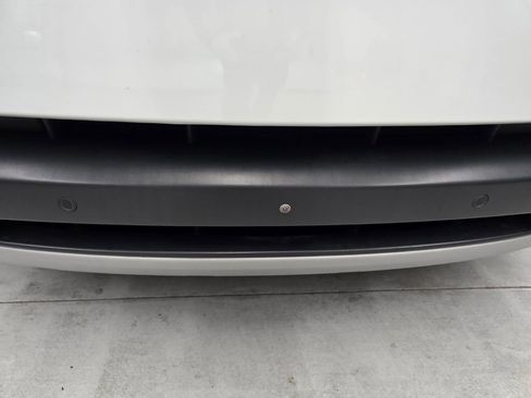 Used 2025 Land Rover Discovery S image 9