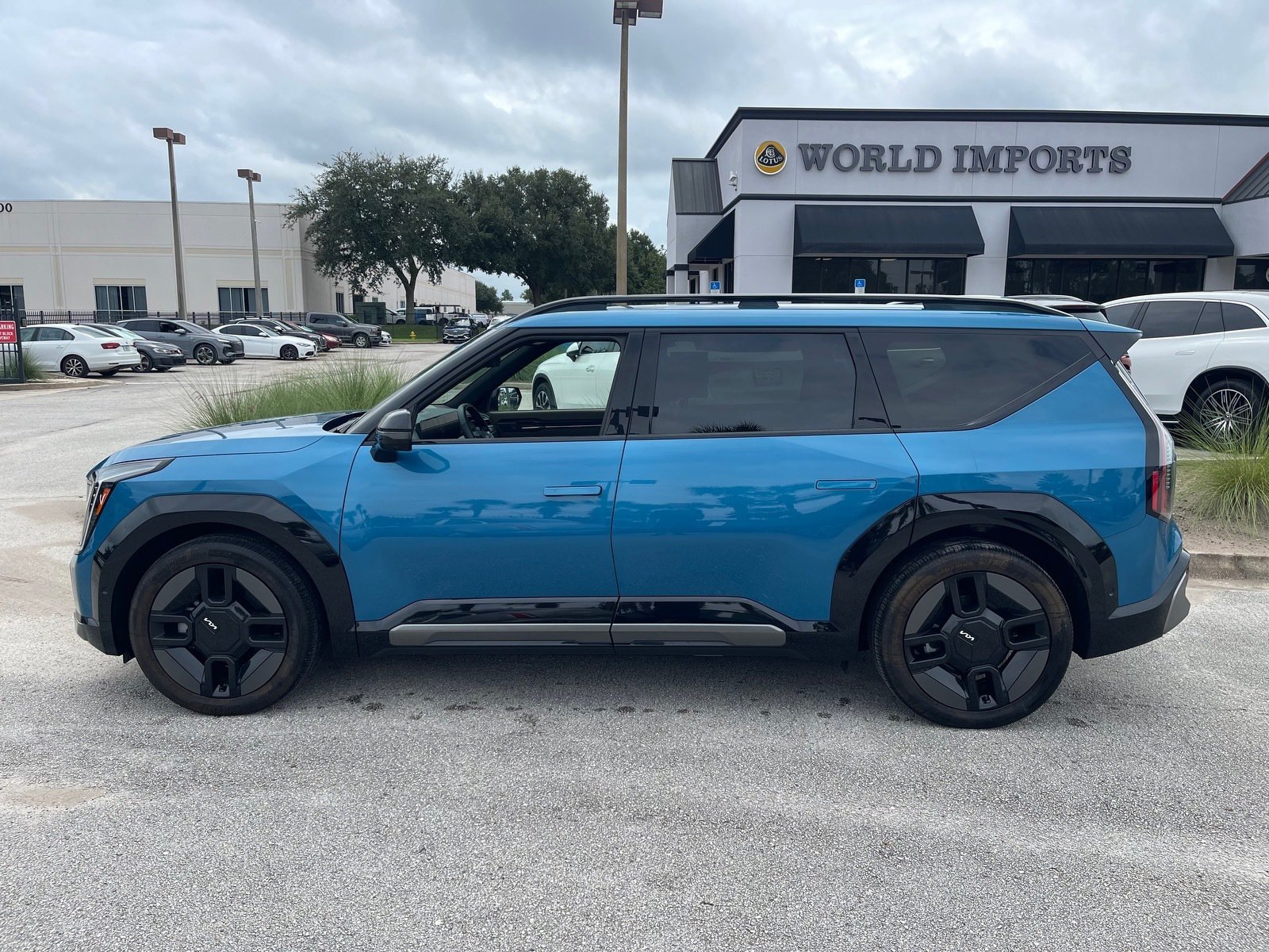 Used 2024 Kia EV9 GT-Line AWD/4WD image 2