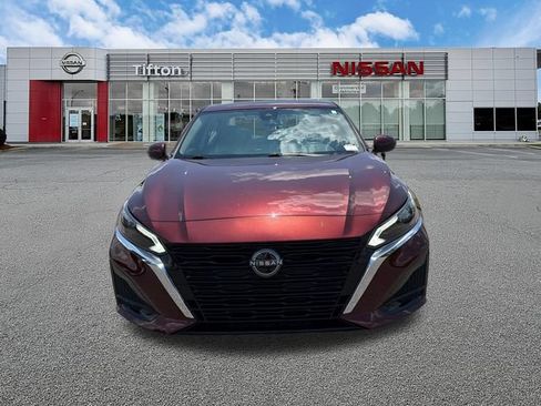 Used 2023 Nissan Altima 2.5 SV FWD image 2