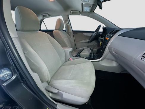 Used 2011 Toyota Corolla image 25