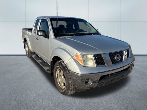 Used 2008 Nissan Frontier SE w/ SE Value Truck Pkg AWD/4WD image 5