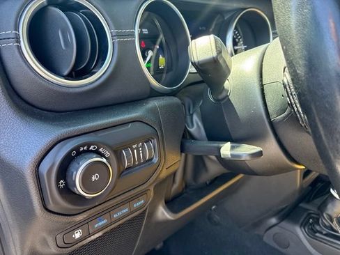 Used 2022 Jeep Wrangler Unlimited Sahara w/ Cold Weather Group AWD/4WD image 6