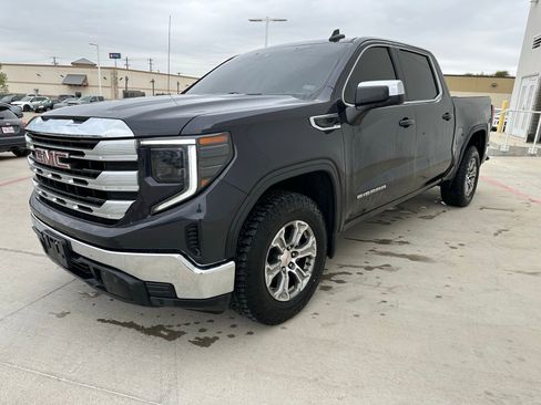 Used 2022 GMC Sierra 1500 SLE image 3