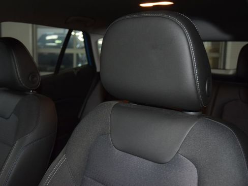 Used 2025 Chevrolet Trax LT w/ Driver Confidence Package FWD image 38
