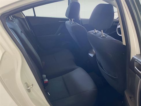 Used 2011 MAZDA MAZDA3 i Touring FWD image 24