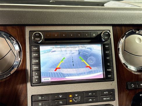 Used 2011 Ford F250 Lariat w/ Lariat Interior Pkg image 19