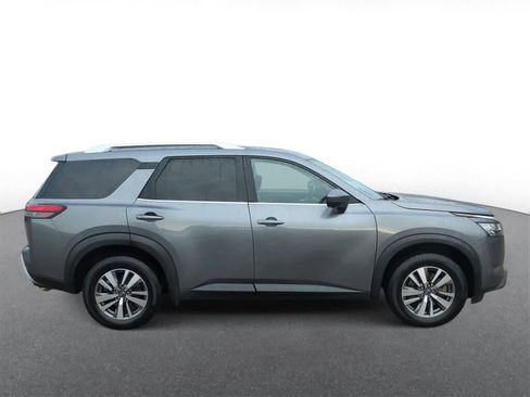 Used 2023 Nissan Pathfinder SL image 9
