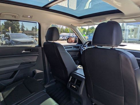 Certified 2023 Volkswagen Atlas SEL R-Line AWD/4WD image 42