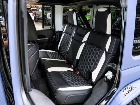 Used 2025 Jeep Wrangler Unlimited Rubicon w/ Safety Group AWD/4WD image 83