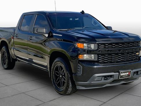 Certified 2021 Chevrolet Silverado 1500 Custom RWD image 3